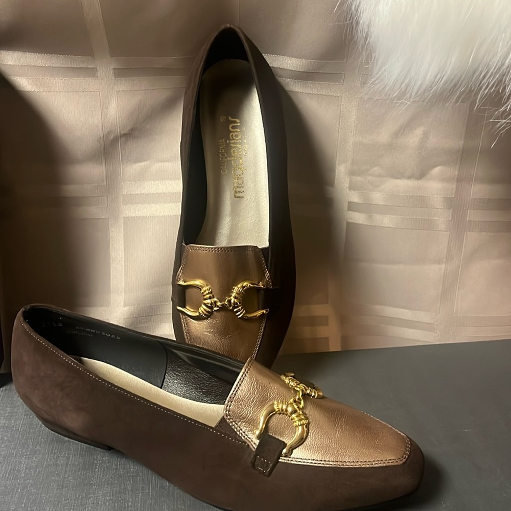 California Magdesians Brown suede metallic gold bit Flats Slip On Shoes 8 1/2 WW